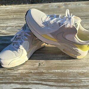 Airmax white and yellow ☀️